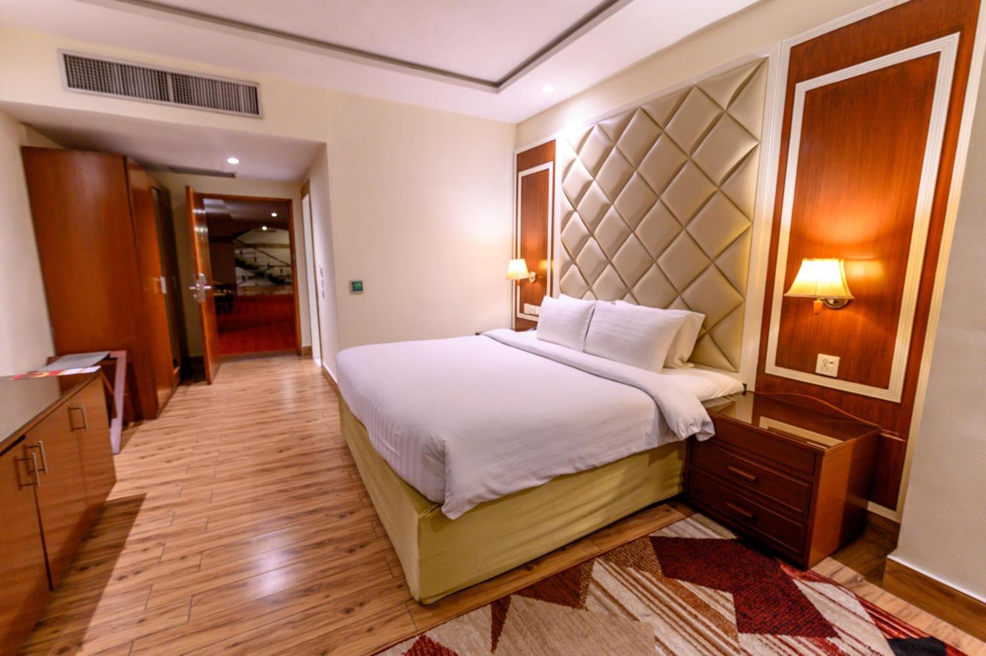 Hotel One Faisalabad Exterior foto